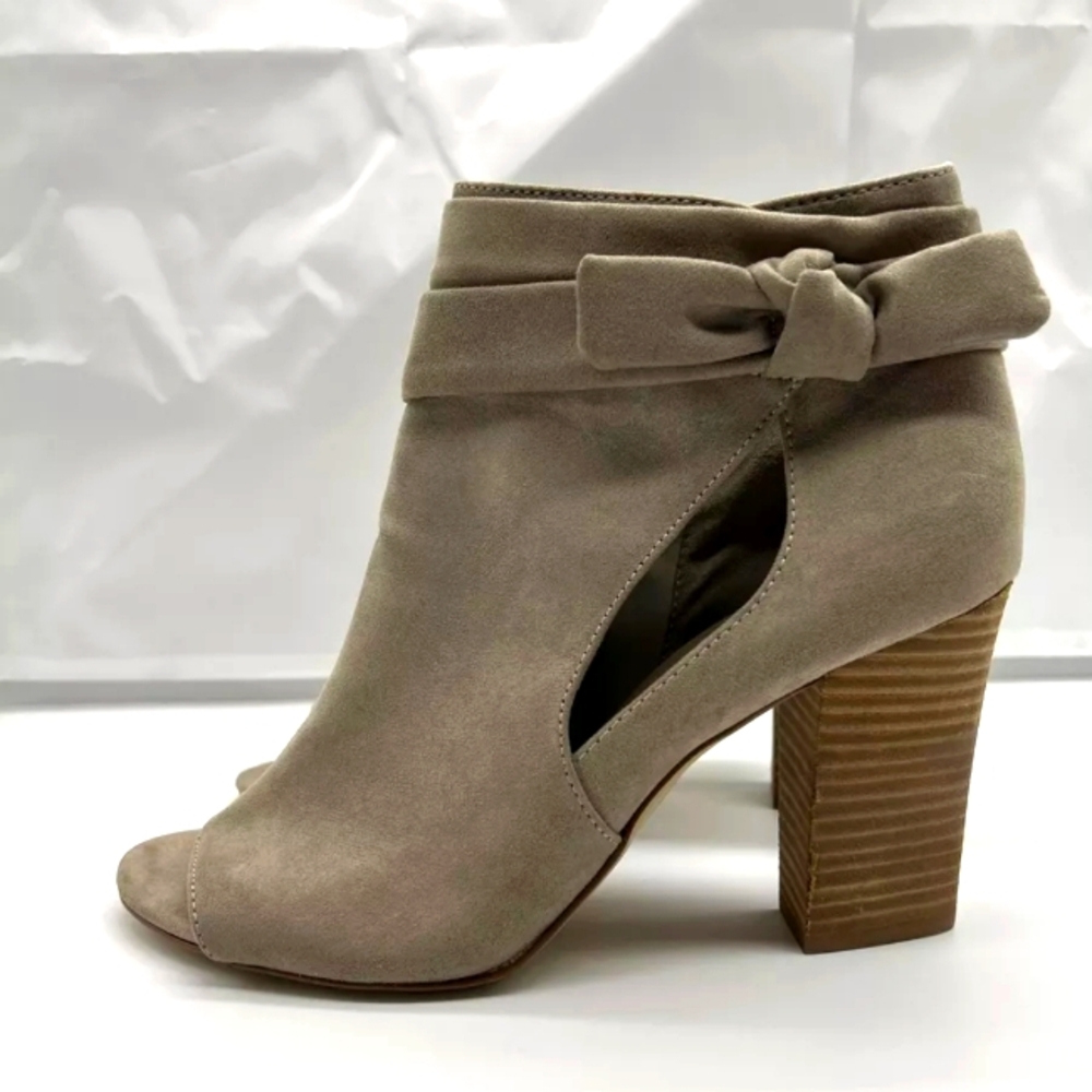 Nine West Ztyao Grey Cut Out Knot Open Toe Bootie